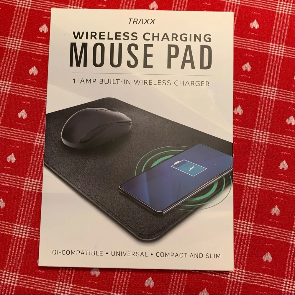 NWOT Traxx Wireless Charging Mouse Pad